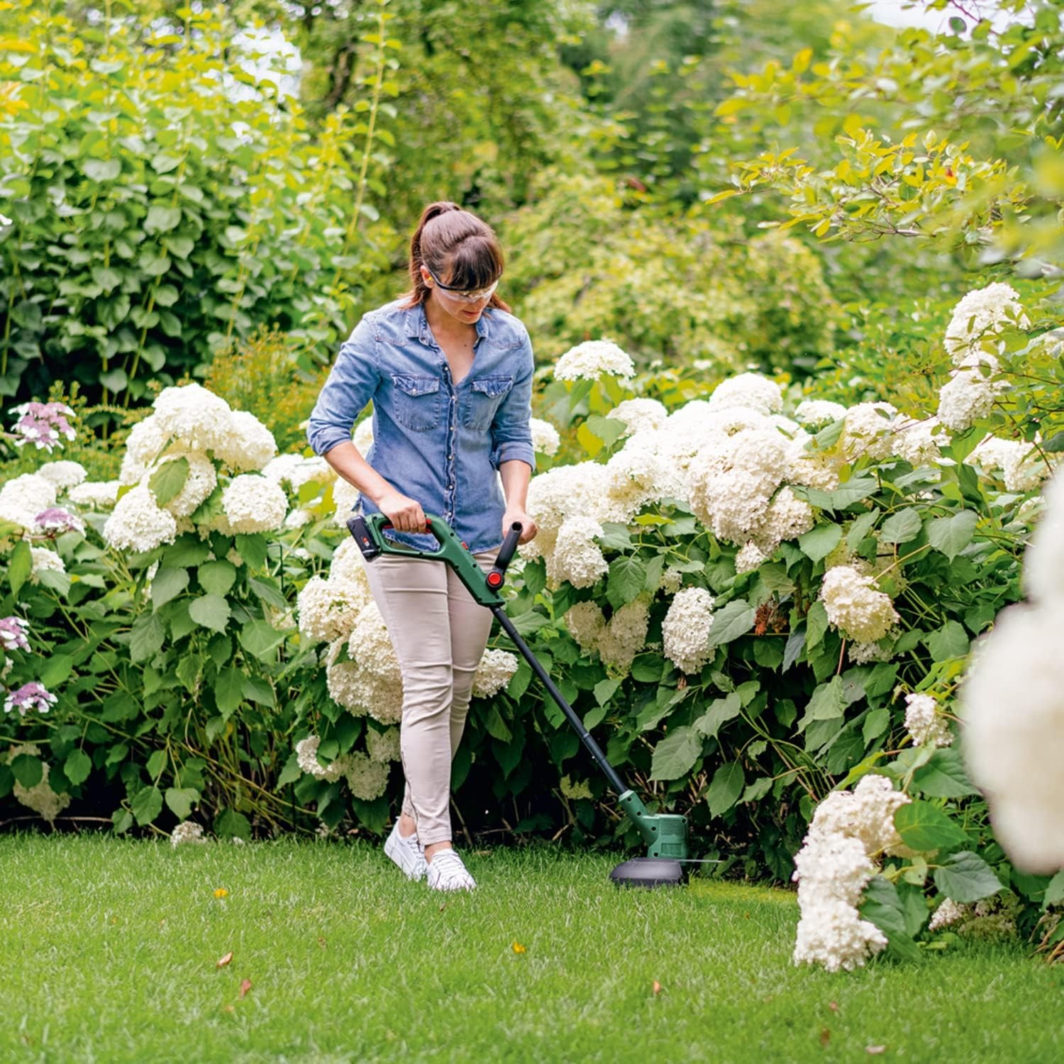 Bosch EasyGrassCut 18V-230 Cordless Grass Trimmer: image 3