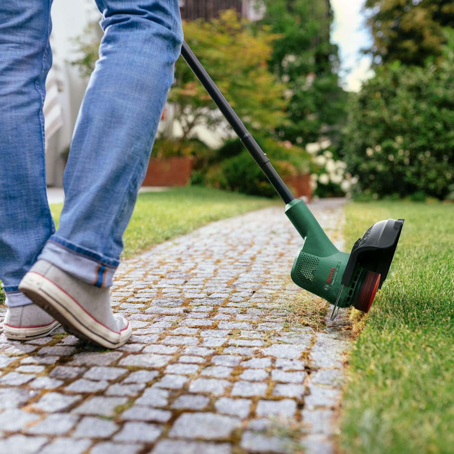 Bosch EasyGrassCut 18V-230 Cordless Grass Trimmer: image 6